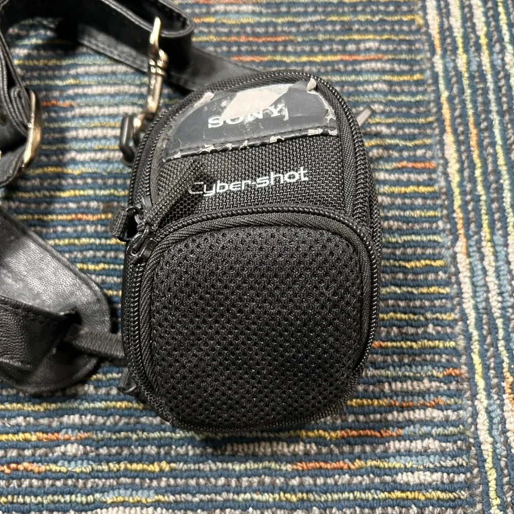 Sony Cyber-shot Camera Bag Black Nylon Padded Strap Belt Loop Case